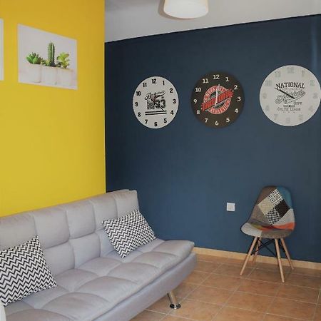 Cozy Apartment In Central Atena Exterior foto