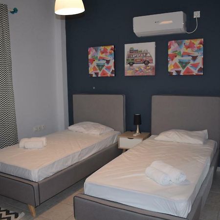 Cozy Apartment In Central Atena Exterior foto