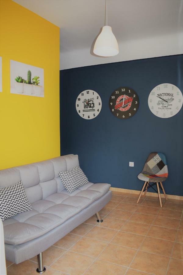 Cozy Apartment In Central Atena Exterior foto