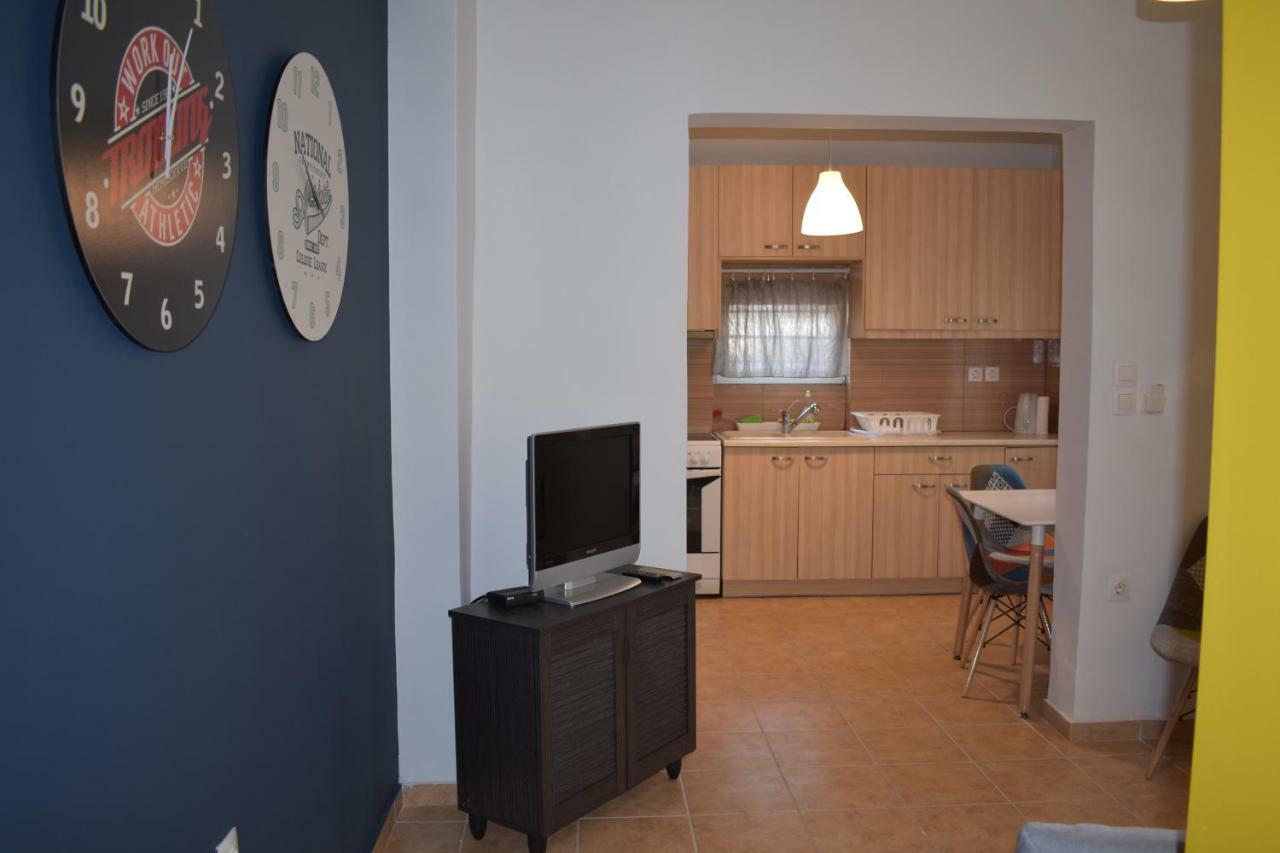 Cozy Apartment In Central Atena Exterior foto