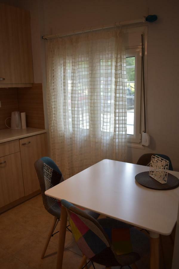 Cozy Apartment In Central Atena Exterior foto